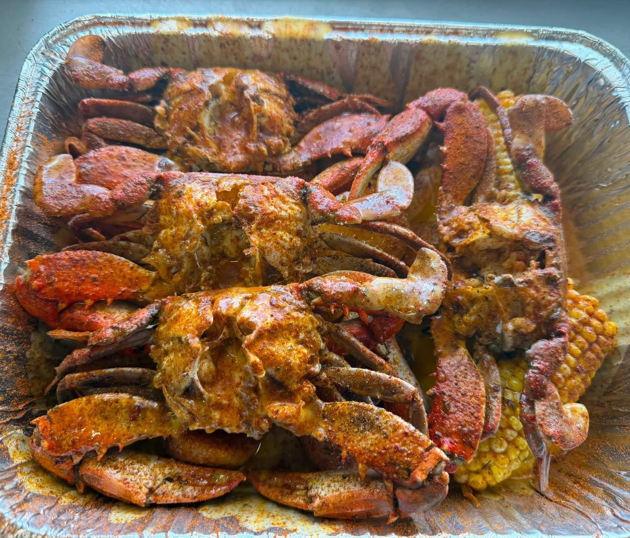 Blue crab tray with seasoning