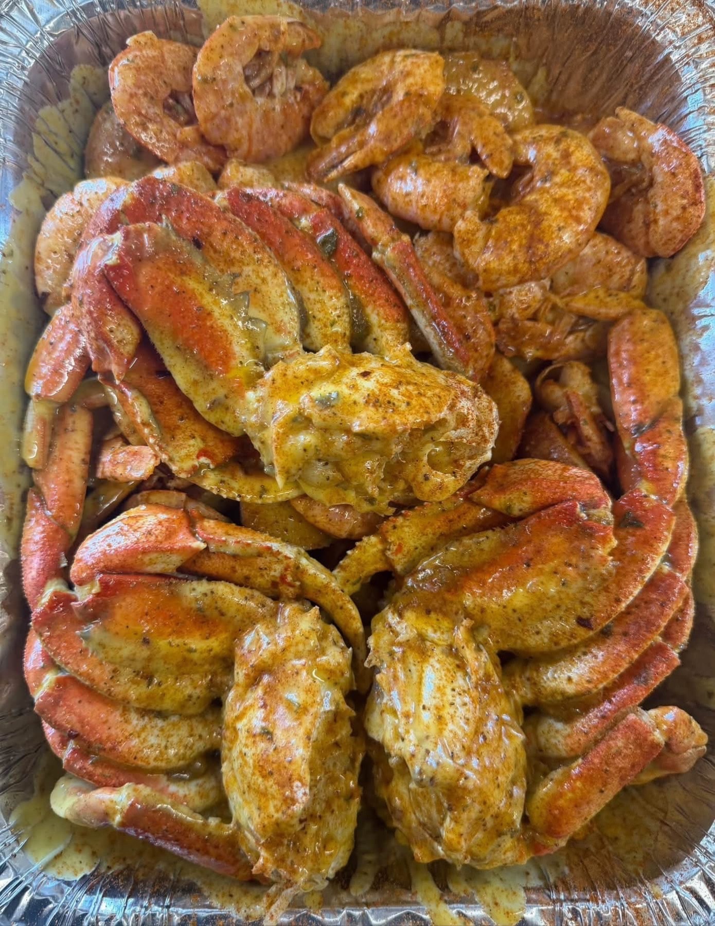 Seasoned crab and shrimp tray
